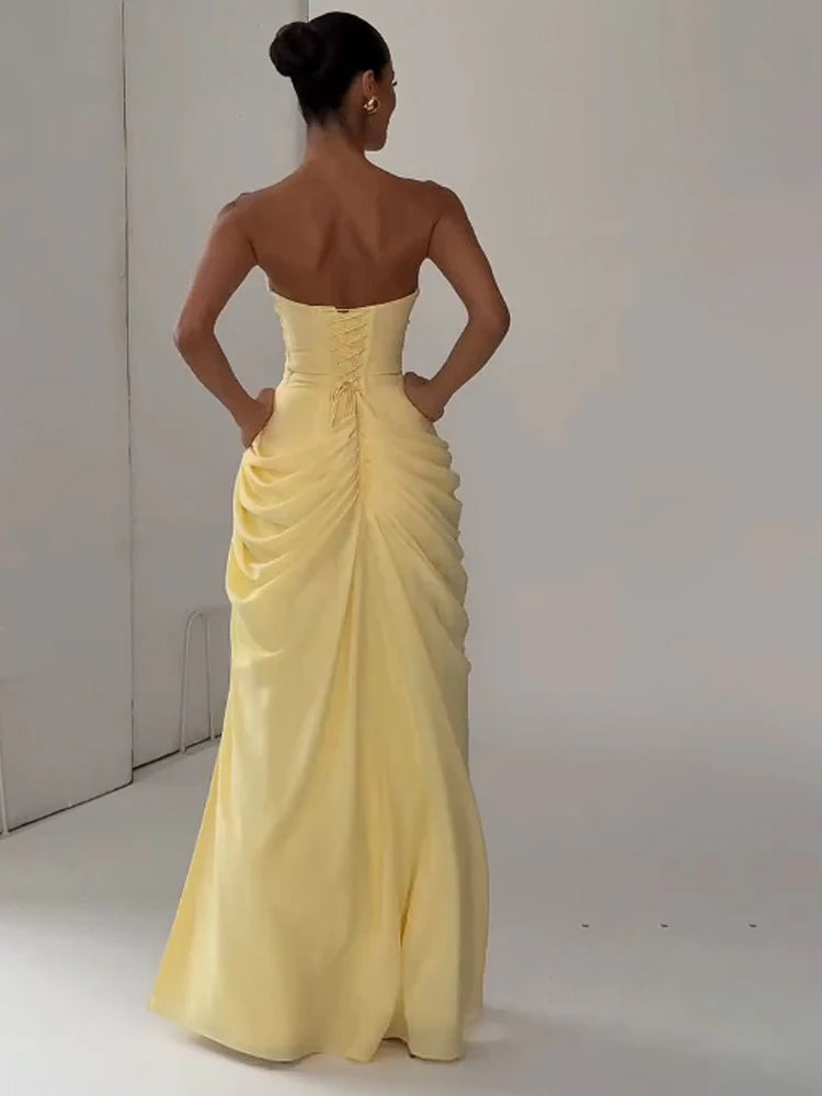 שמלה דגם-אשלין